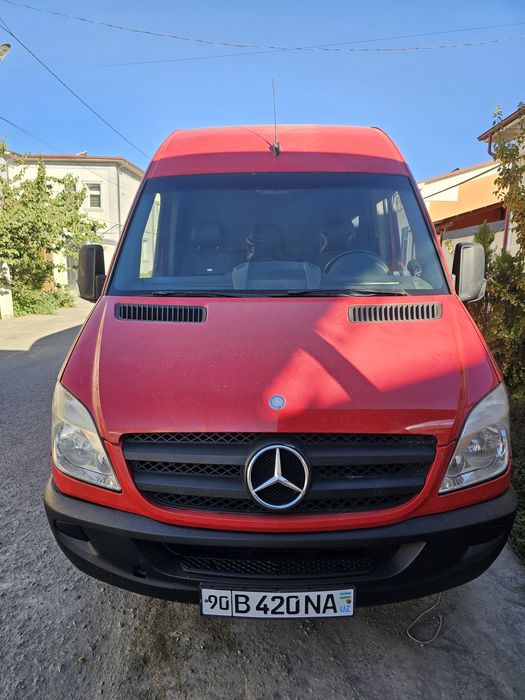 Mercedes sprinter Max zudlik bilan sotiladi.