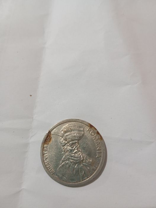Vând moneda de 100 lei