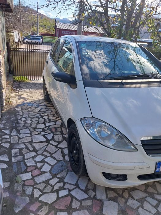 Vând Mercedes A180