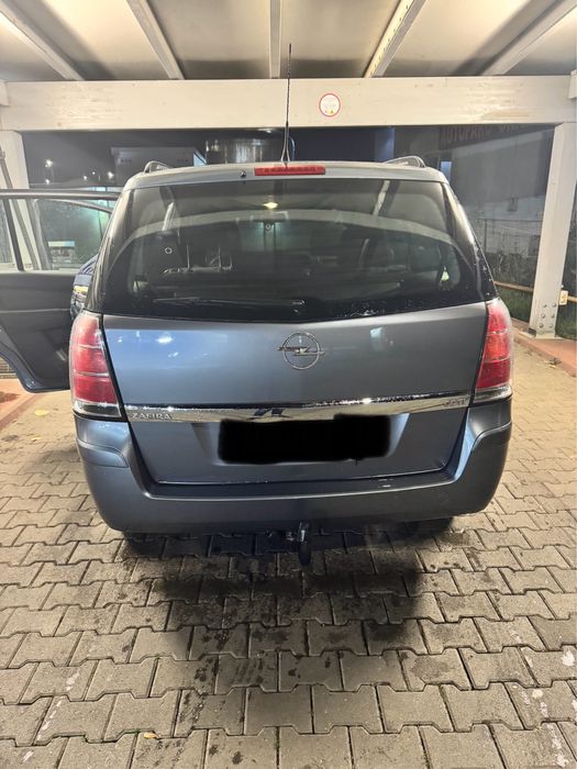 Vand opel zafira b 1.9 locuri sau schimb