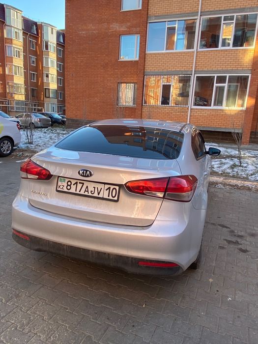 Машина Kia Cerato