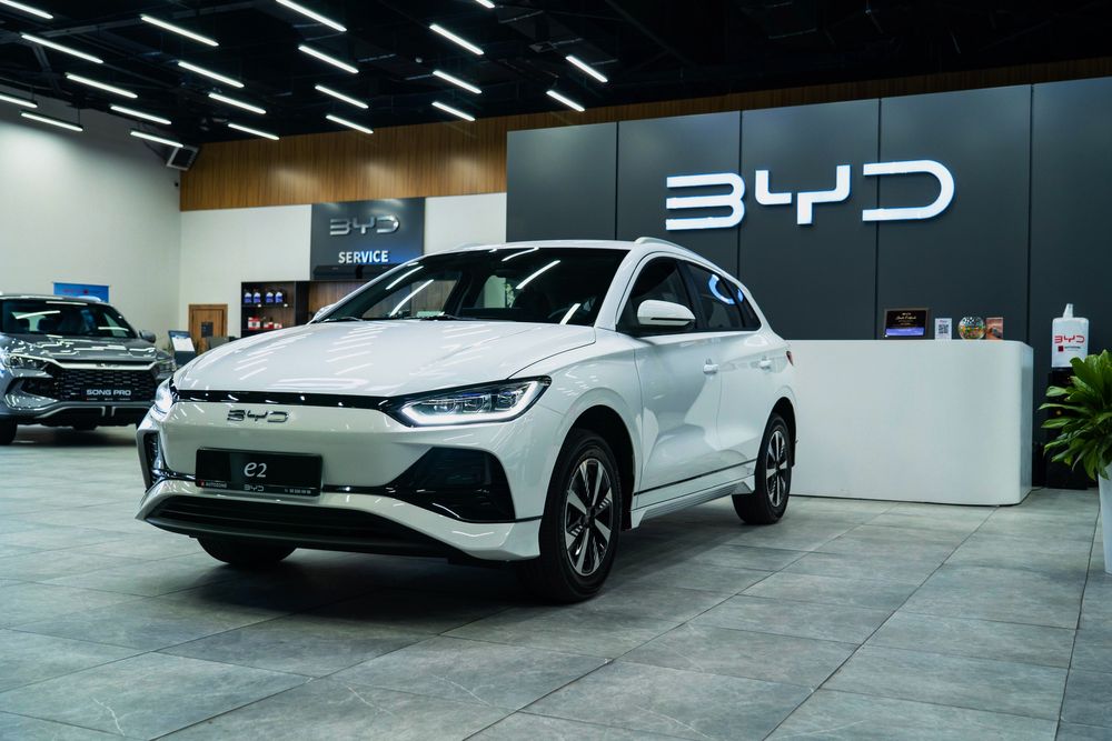 BYD E2 405km 8 yil garantiya