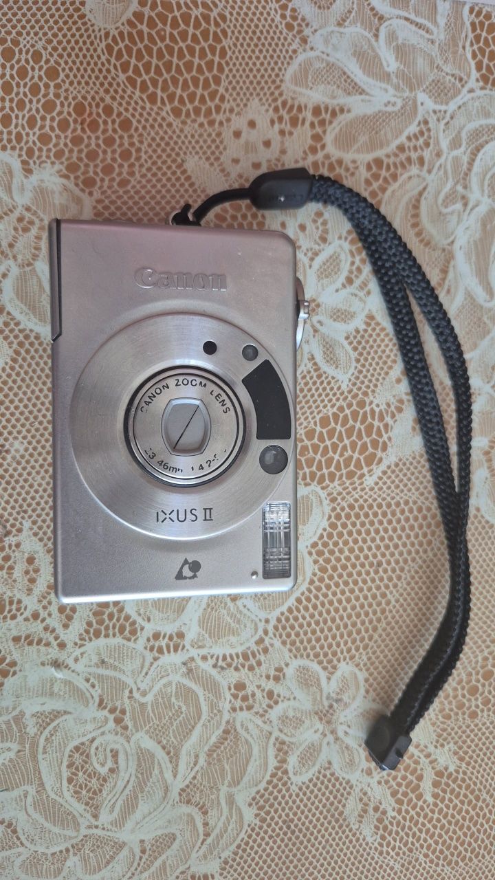 Лентов фотоапарат Canon IXUS II