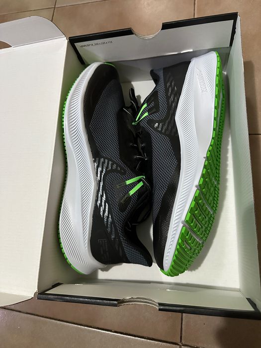 Мъжки маратонки Nike Quest 3 Shield