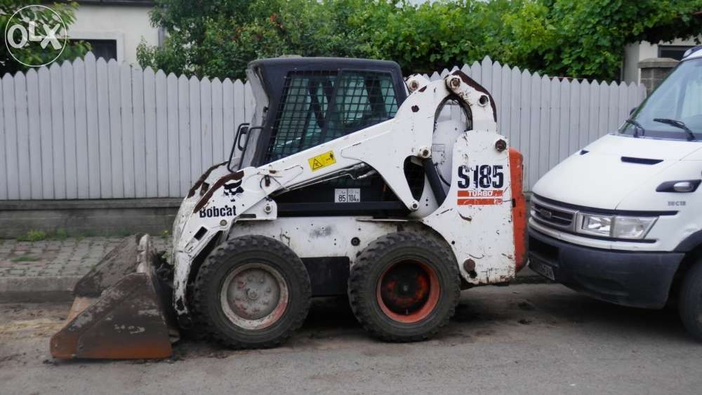 excavator incarcator bobcat