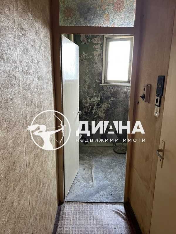 Двустаен, панелен апартамент, ресторант Бразилия, Кършияка