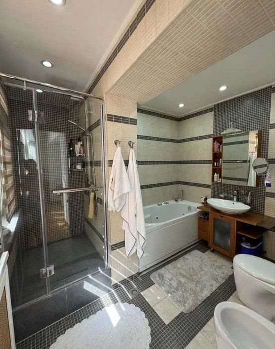 ПРОДАЕТСЯ 5/4/5  140м2 на: Пушкина Салар