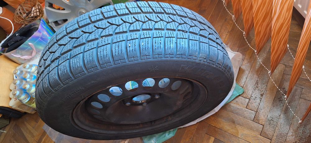 Vand ROTI BMW cu cauciucuri de iarna si capace 225/55/17