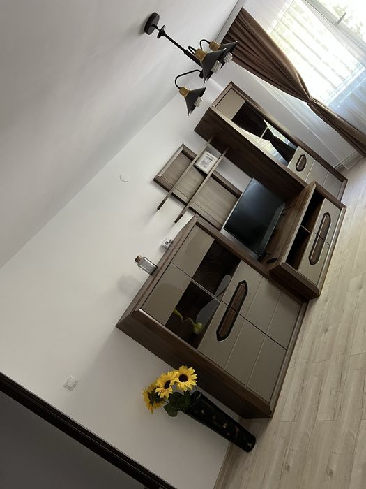 Inchiriez apartament