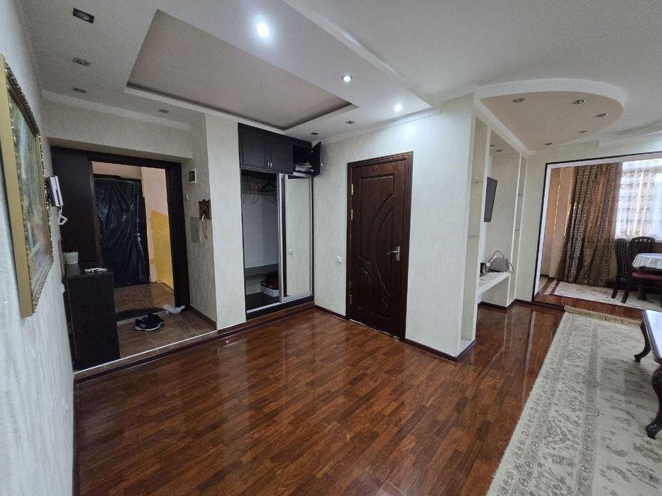 Продается 2-х комнатная Юнусабад Ц-5 ресторан На Небе