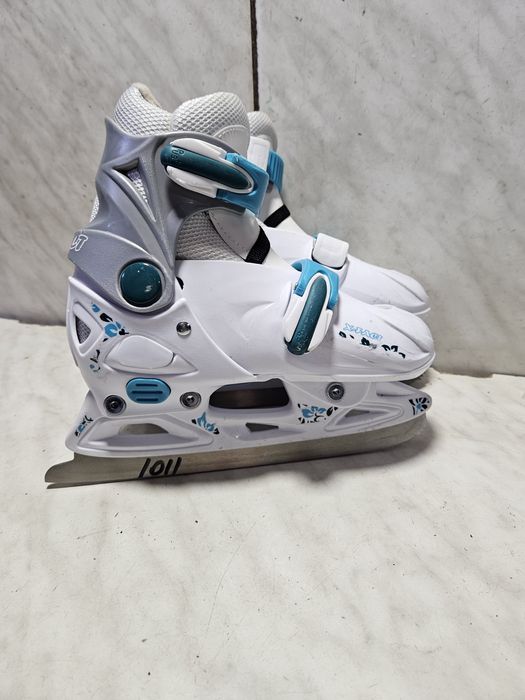 Patine 1011 gheata reglabile   marime 31-32-33-34 .