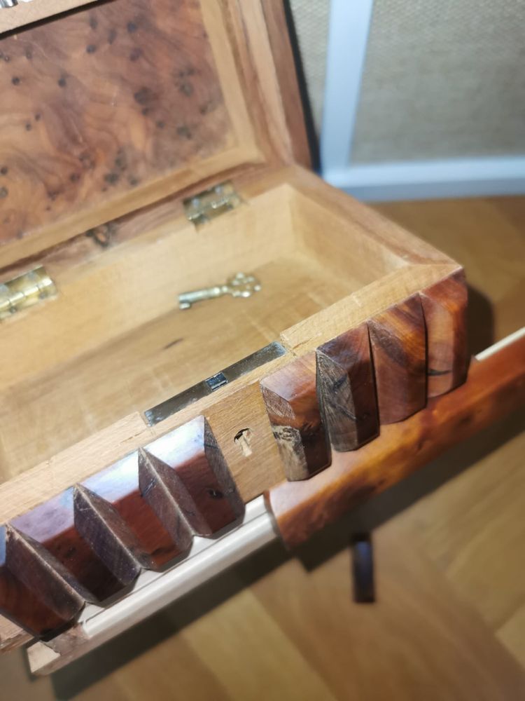 Кутия пъзел за бижута кафява дърво Барлд , Burled Wood Франция 1970 г