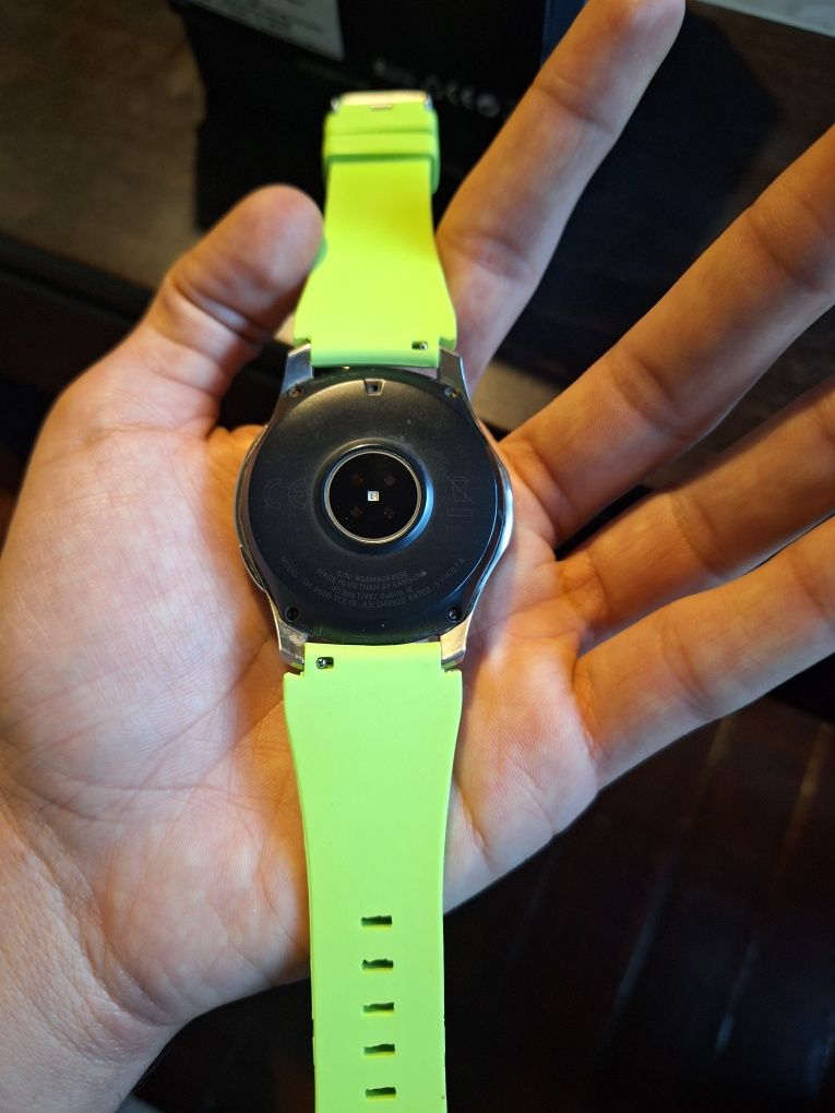 Samsung Galaxy Watch SM-R800