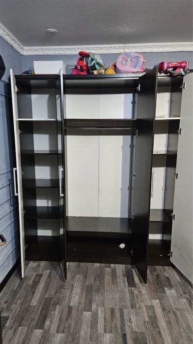 Срочно продается шифоньер