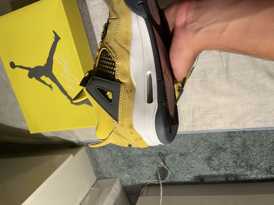 Jordan Retro 4 Yellow