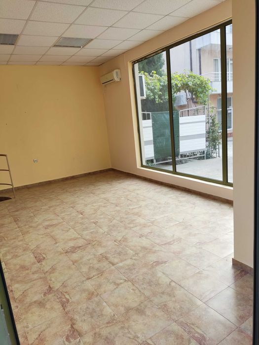 Дава се под наем Магазин в Стара Загора, Център - 42 кв.м за 229.5 € - Снимка #1