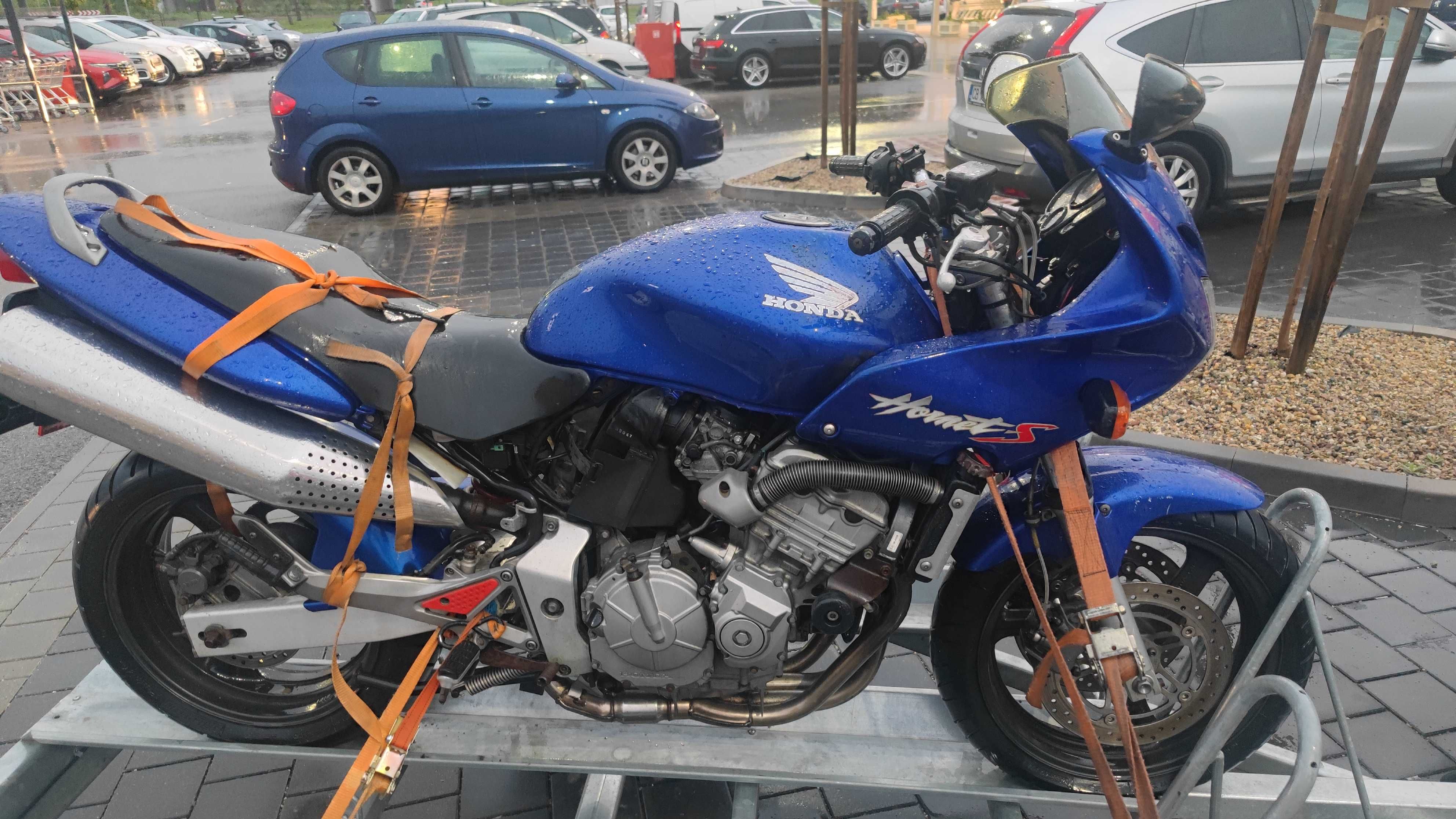 Мотор Honda Hornet 600 S на части