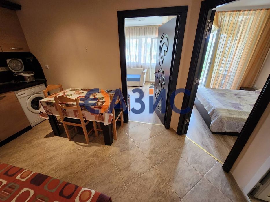 Продава се Двустаен апартамент в к.к. Слънчев бряг - 51 кв.м за 1216 €/кв.м - Снимка #2