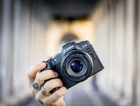 Canon EOS R7 и Canon EOS R8 body (без объектива)