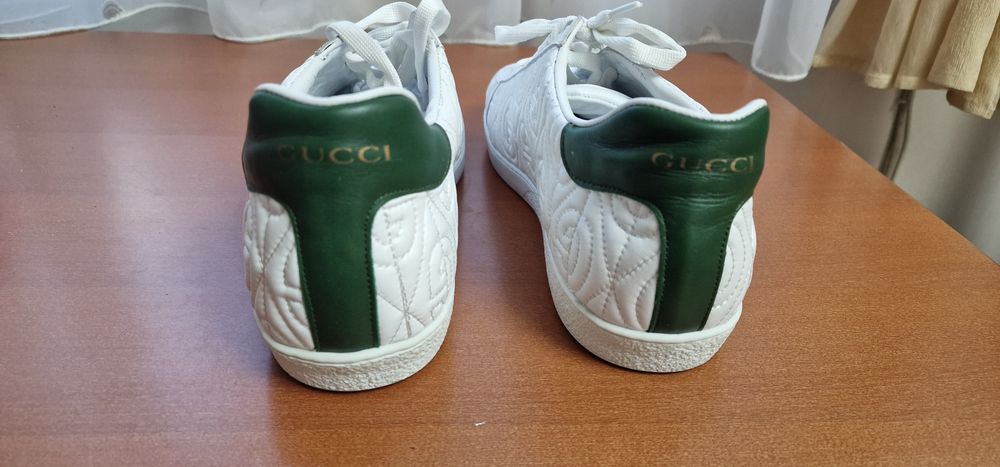 Vand pantofi sport numarul 48