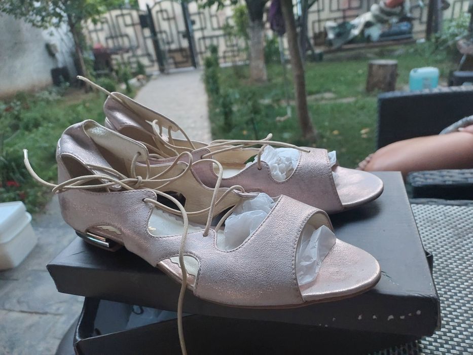 Sandale din piele naturalà