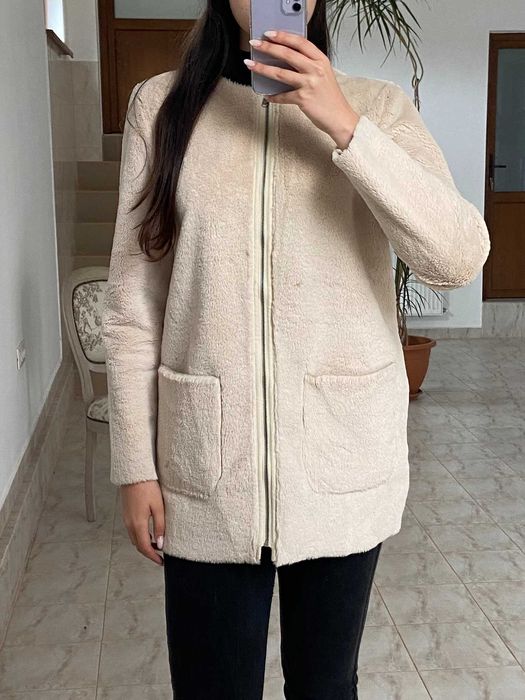 Pardesiu bej din blana artificiala pentru femei