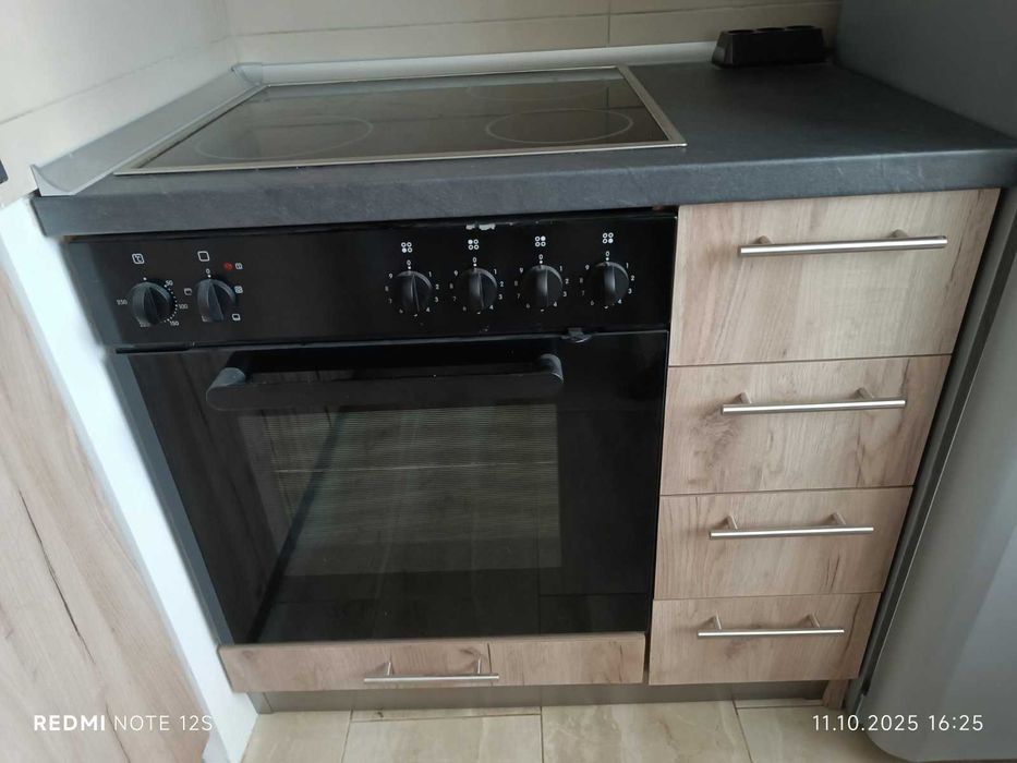 Продавам фурна за вграждане Electrolux