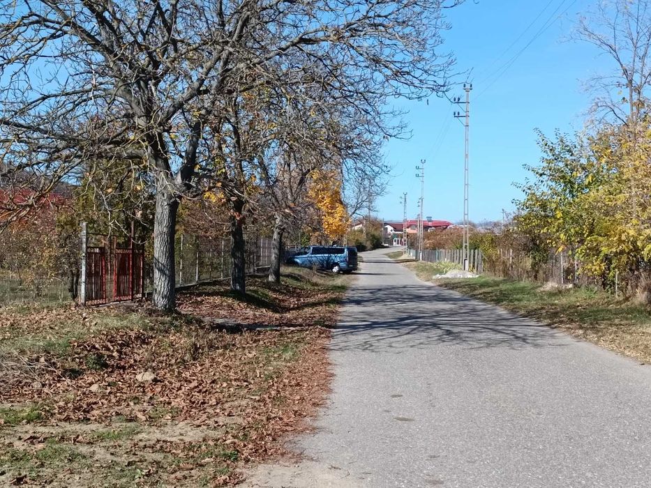 Teren de vânzare intravilan 749 mp deal-munte