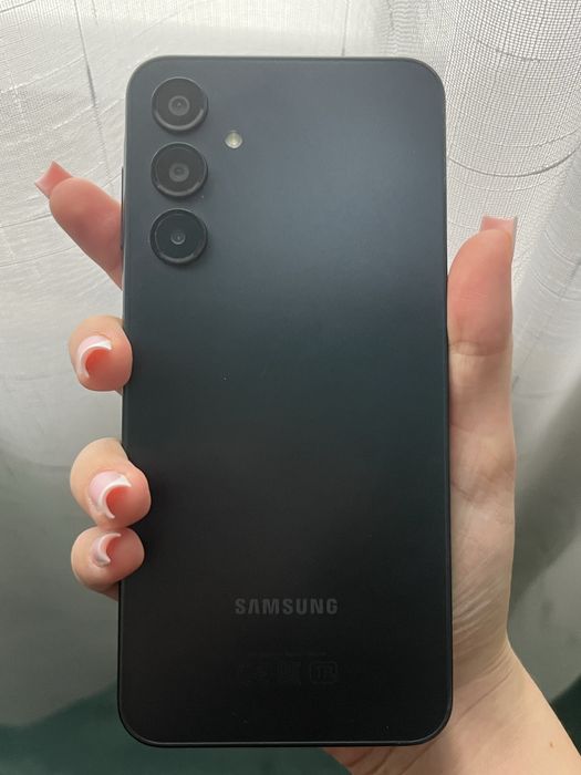 Samsung A16 на 256гб в отличном состоянии