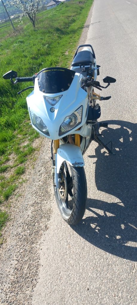 Vand sau schimb honda cbr 125