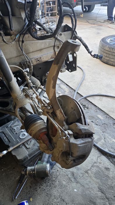 Etrier dreapta față Mercedes GL x164 3.0 cdi v6