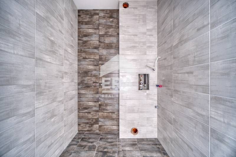 Продава се Тристаен апартамент в Варна, Победа - 114 кв.м за 1711 €/кв.м - Снимка #5