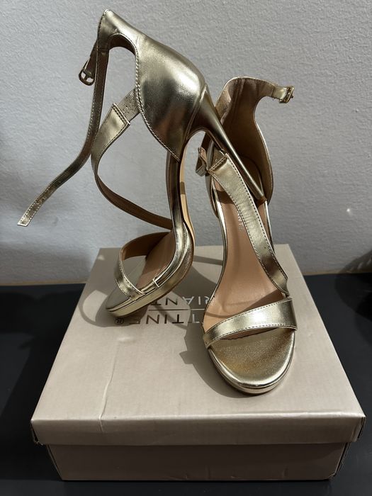 Ботуши и официални токчета