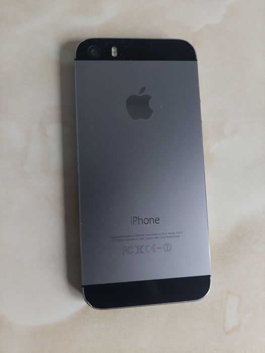 Vând Apple iPhone 5S gri, în stare f bună, cu bypass făcut /poze reale