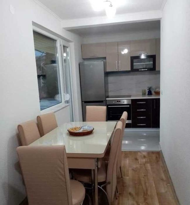 Дава се под наем Четиристаен апартамент в Пловдив, Изгрев - 120 кв.м за 459 € - Снимка #1