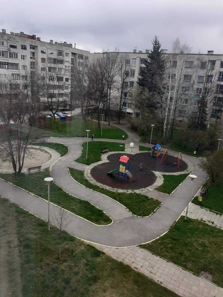 Дава се под наем Тристаен апартамент в Самоков - 100 кв.м за 408 € - Снимка #1