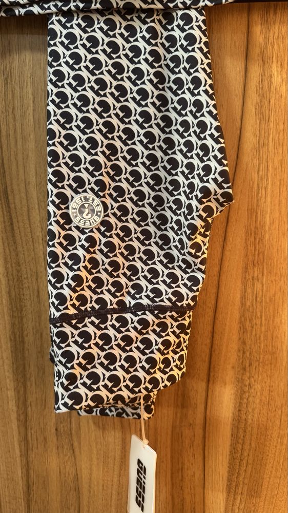 Спортни оригинални екипи Guess