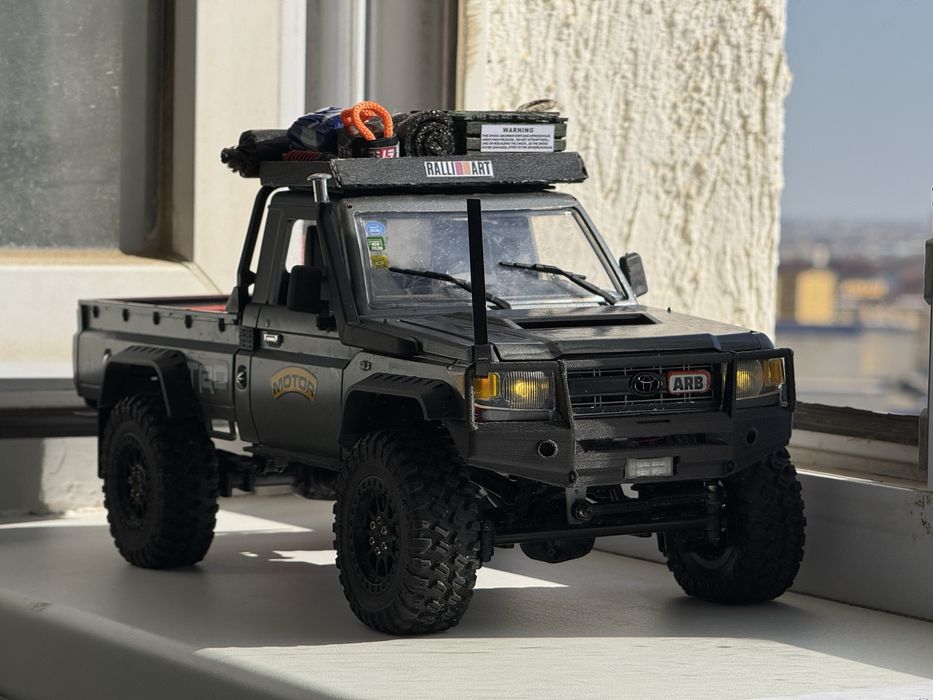 Радиоуправляемый Трофи модель 1/12