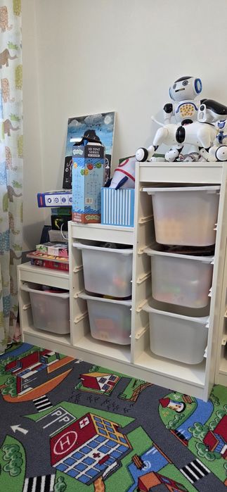 Vand organizator de jucarii