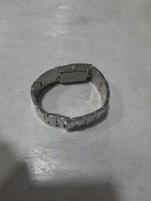 Часовник Q Q , кварцов