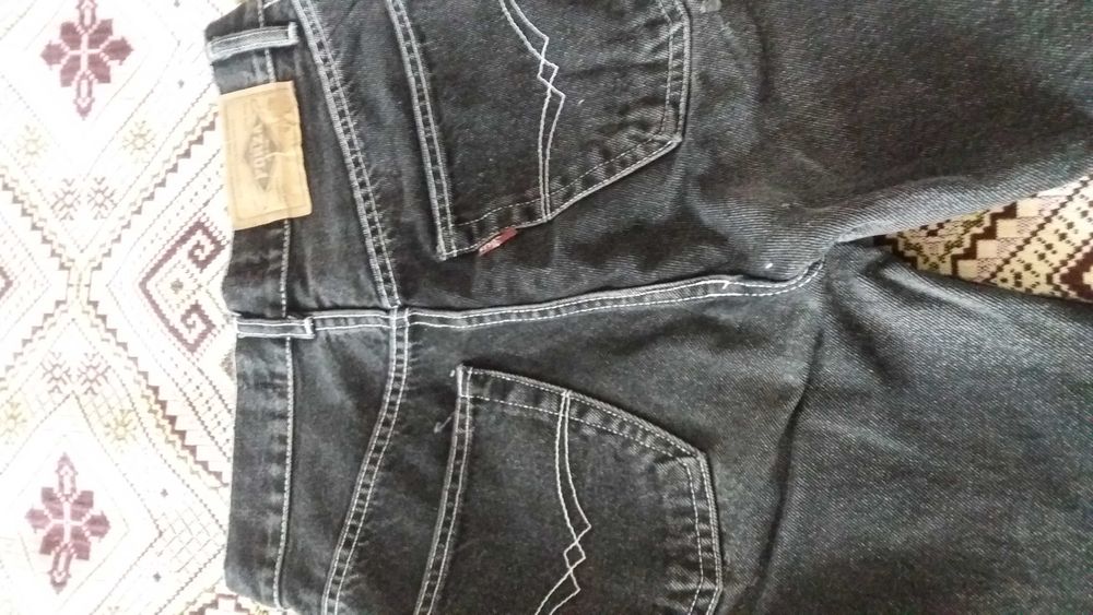 Дънки различни видове и цветове и 1 чифт джинси