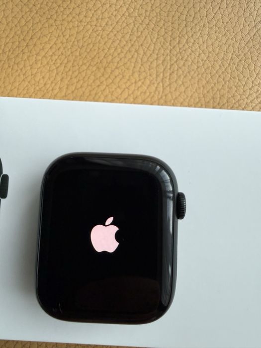 Часовник Apple Watch Series 7