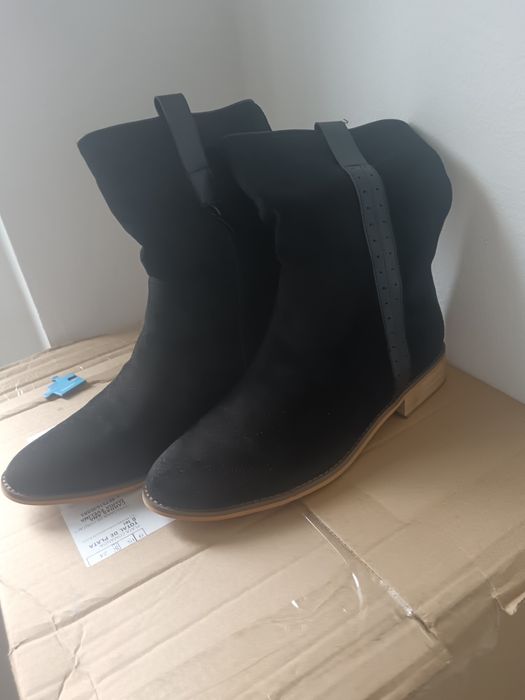 Bună ziua vând ghete dama mărimea 40