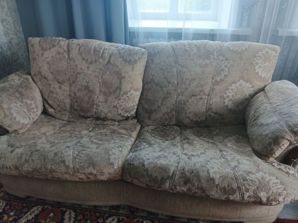 Продам хороший диван