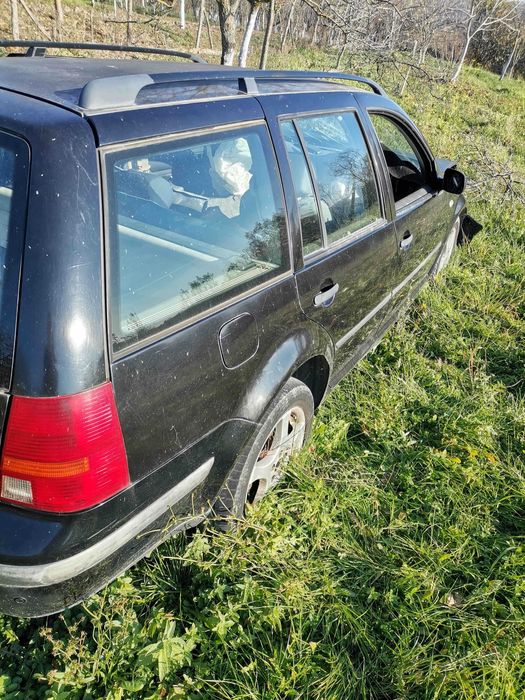 Vand VW Golf 4 avariat