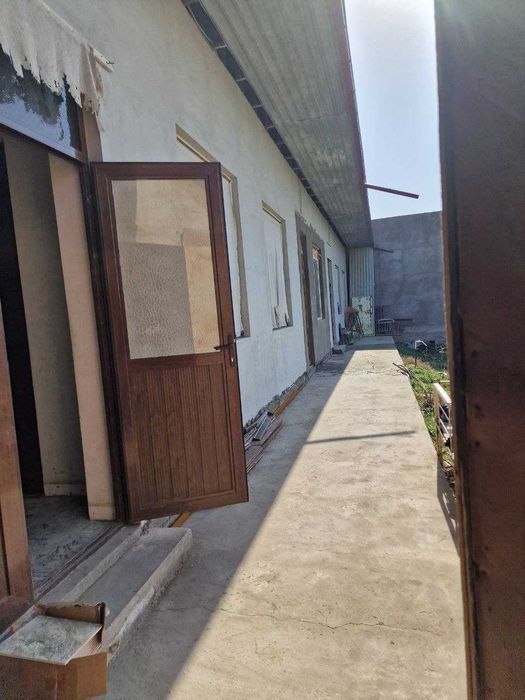 Срочно сдается дом,4 комнаты,8 соток.Сергели авторынок.