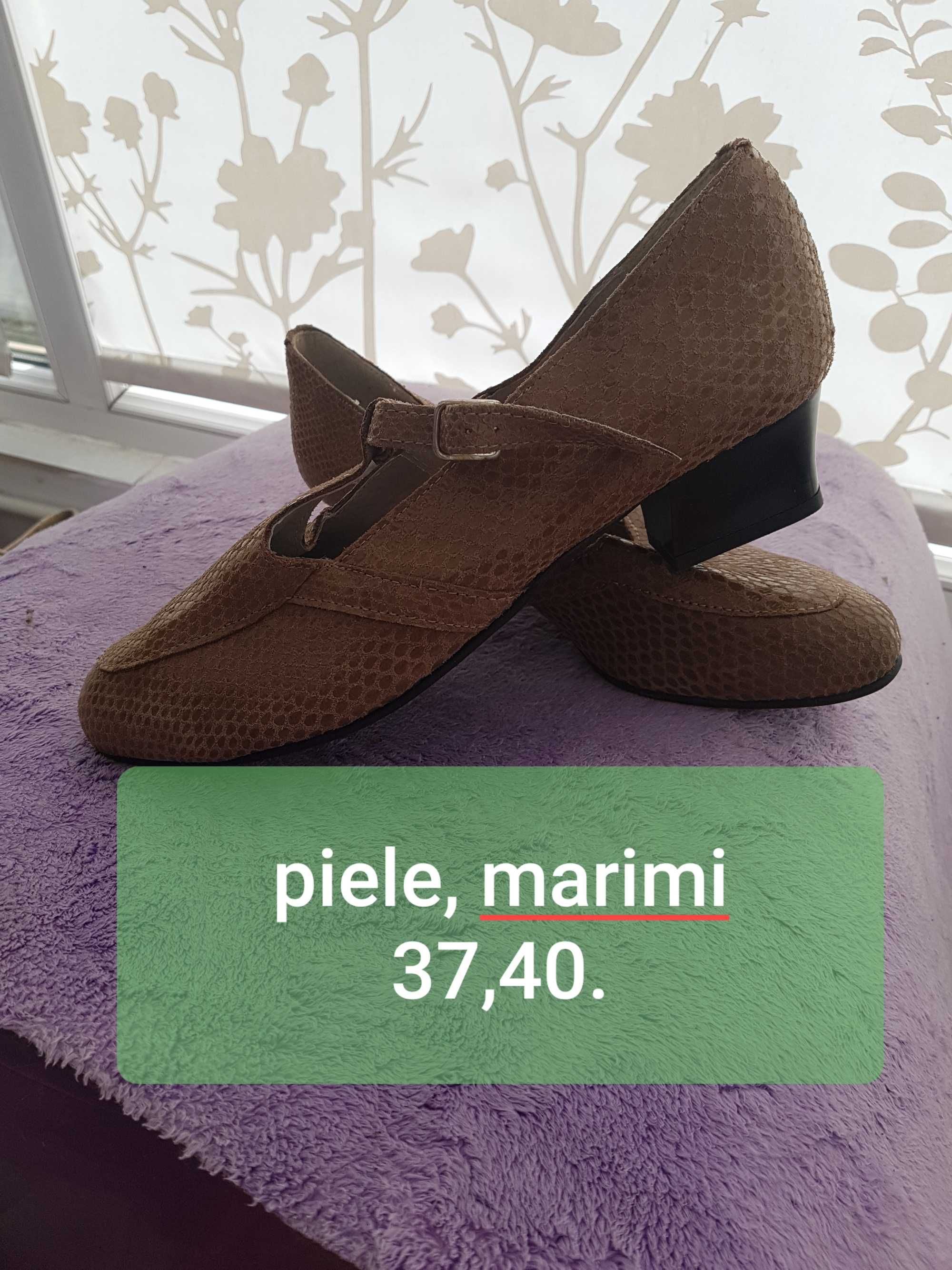 Pantofi din piele pentru femei.