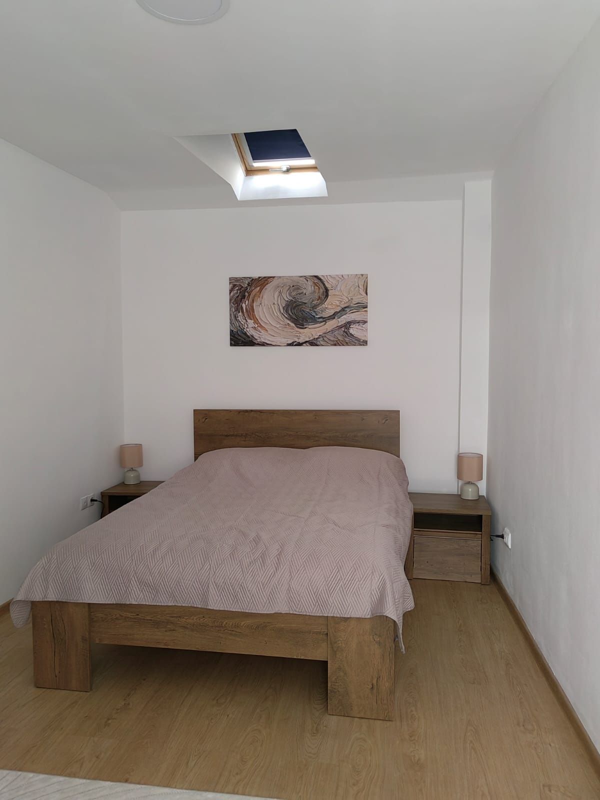 De închiriat apartament cu 2 camere