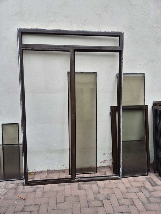 Geamuri si usi termopan din  aluminiu second hand.
