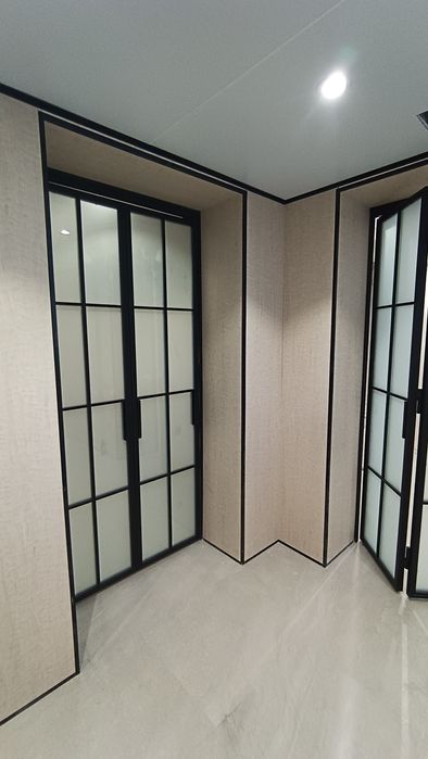 Стеклянные раздвижные перегородки в стиле лофт